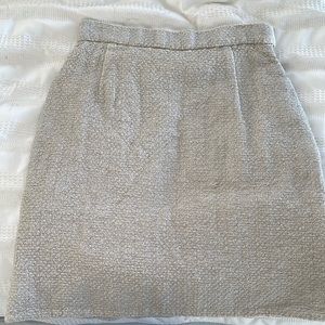 Very beautiful skirt like new for sale